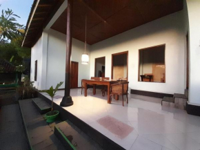 Гостиница Sasak Lebung Home  Batu Layar